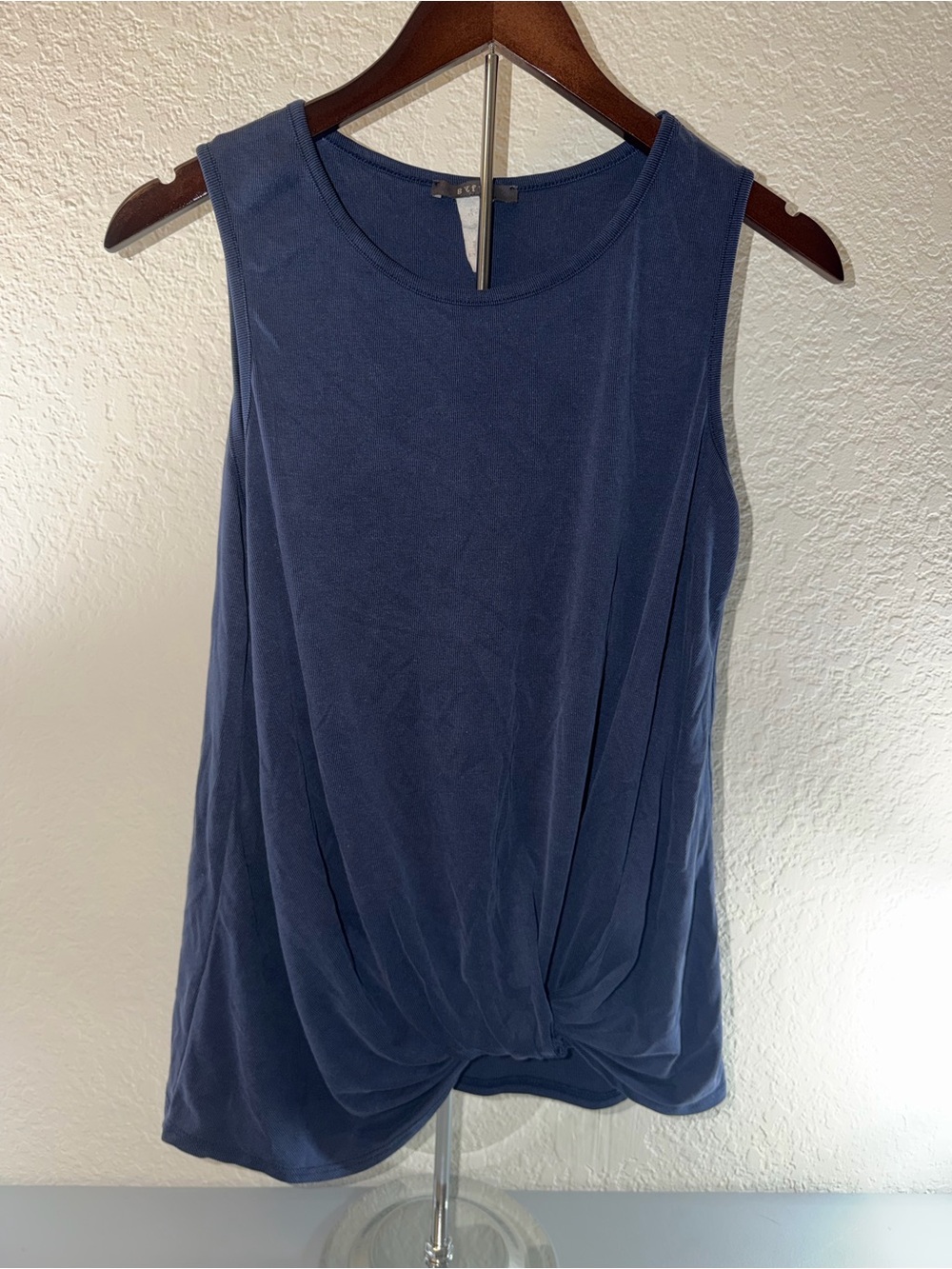 Twist-Hem Sleeveless Tank Top in Navy Blue